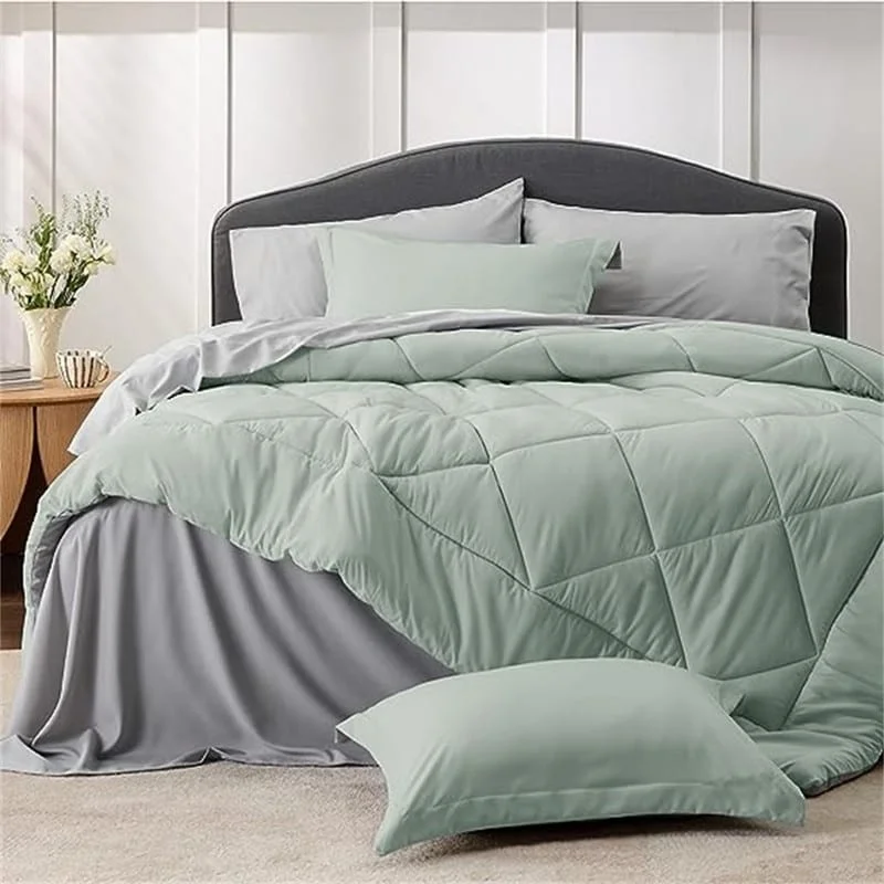 Latex - filled comforters with a bouncy texture and good supportDuck down comforters with a softer feel and good warmth retentionComforters, Sheets Latex - filled comforters with a bouncy texture and good supportDuck down comforters with a softer feel and good warmth retentionComforters, Sheets