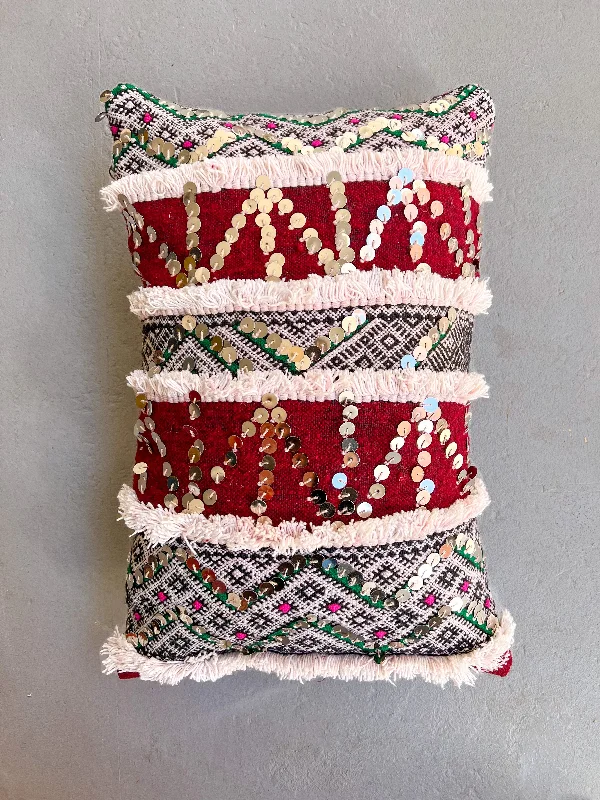 Plush Pillows for a Cozy BedPlush Pillows for a Cozy BedAin Leuh Small Lumbar Pillow - Handira Plush Pillows for a Cozy BedPlush Pillows for a Cozy BedAin Leuh Small Lumbar Pillow - Handira