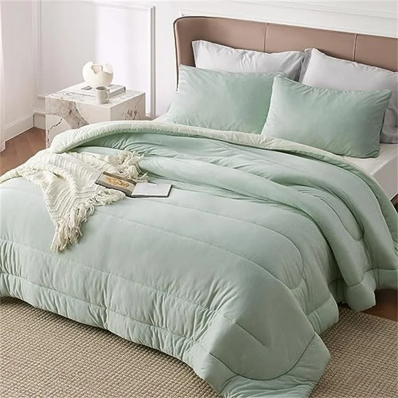 Down - filled comforters for supreme warmth and lightnessSilk - filled comforters for a luxurious and smooth touchSoft Bedding for All Seasons Down - filled comforters for supreme warmth and lightnessSilk - filled comforters for a luxurious and smooth touchSoft Bedding for All Seasons
