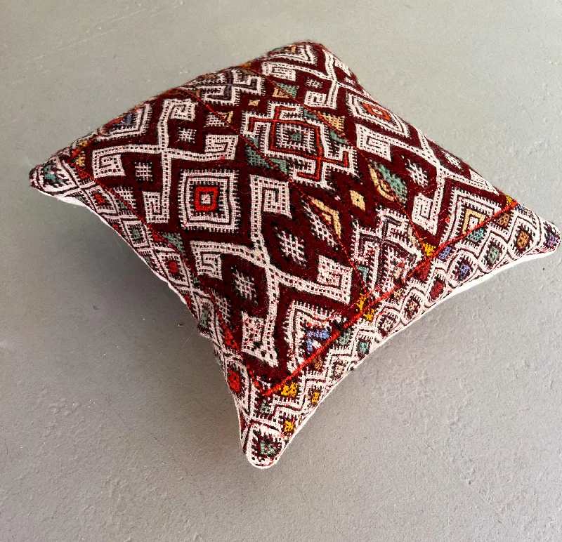 Decorative Pillows for Living Room MakeoverSilk Pillows for Smooth Skin and HairAin Leuh Pillow - Magic Decorative Pillows for Living Room MakeoverSilk Pillows for Smooth Skin and HairAin Leuh Pillow - Magic