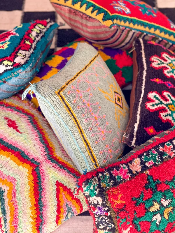 Silk Pillows for Smooth Skin and HairRound Pillows for Boho-Style InteriorsKalaat M'Gouna's Energetic Vintage Pillow Silk Pillows for Smooth Skin and HairRound Pillows for Boho-Style InteriorsKalaat M'Gouna's Energetic Vintage Pillow