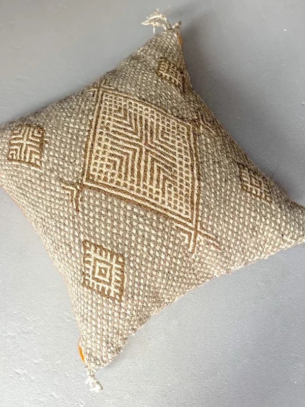 Orthopedic Pillows for Back Pain ReliefVelvet Pillows for a Touch of EleganceAnzal's Zanafi Pillow - Middle Diamond Orthopedic Pillows for Back Pain ReliefVelvet Pillows for a Touch of EleganceAnzal's Zanafi Pillow - Middle Diamond