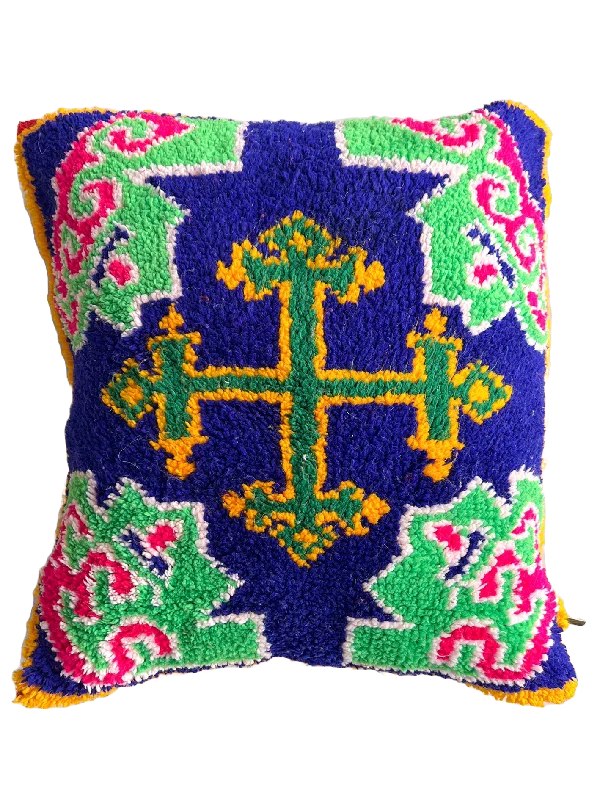 Cooling Pillows for Hot SleepersVelvet Pillows for a Touch of EleganceKalaat M'Gouna's Vintage Pillow - Symbolic, Blue/Green Cooling Pillows for Hot SleepersVelvet Pillows for a Touch of EleganceKalaat M'Gouna's Vintage Pillow - Symbolic, Blue/Green