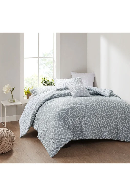 Full - size comforters suitable for full - sized beds in guest rooms or small bedroomsBamboo - fiber - filled comforters with antibacterial and breathable qualitiesSoho Geo 4 Piece Reversible Comforter Set Full - size comforters suitable for full - sized beds in guest rooms or small bedroomsBamboo - fiber - filled comforters with antibacterial and breathable qualitiesSoho Geo 4 Piece Reversible Comforter Set