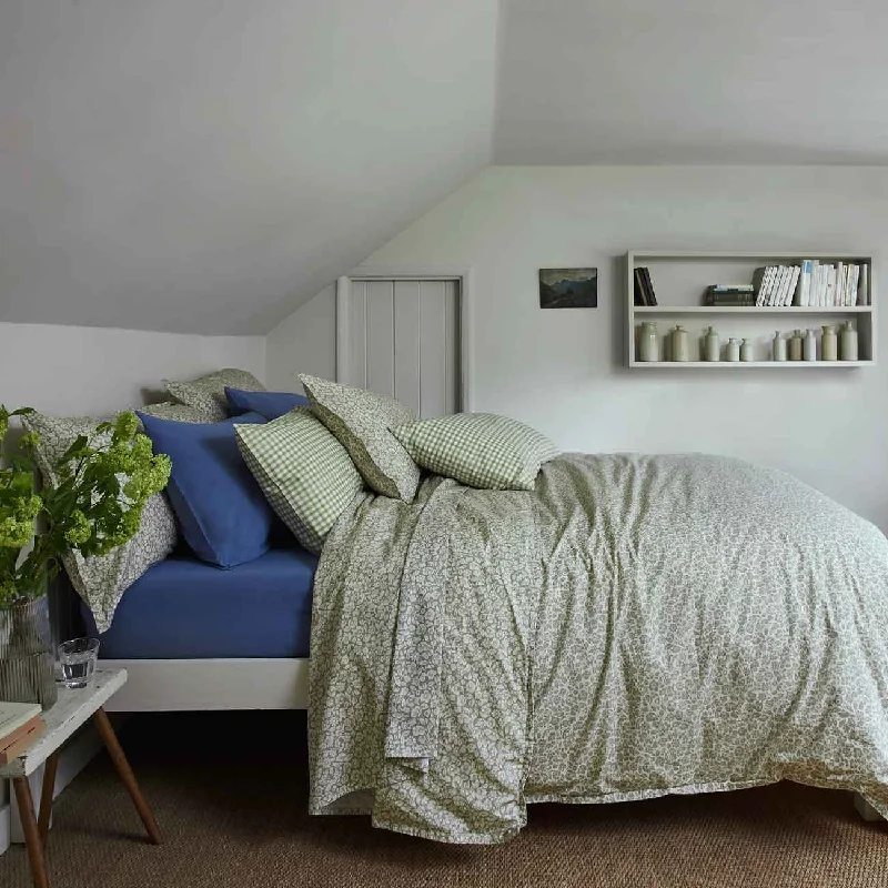 Silk duvet covers for a smooth and elegant touchPear Meadow Floral Cotton Duvet Cover
