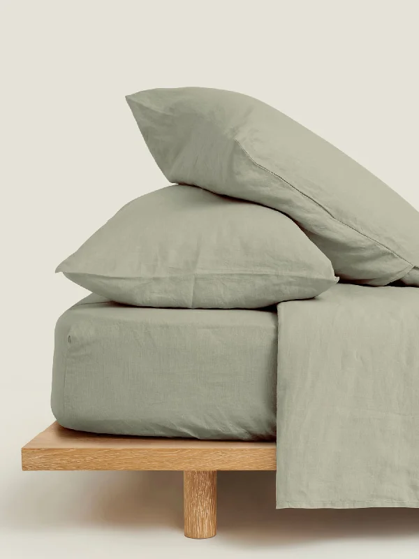 Anti - Pill Microfiber Sheets for a Smooth Appearance100% Linen Fitted Sheet in Sage