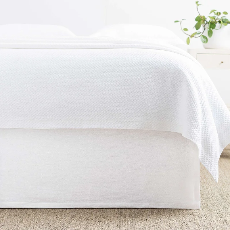 Bed skirts with a contemporary stylePine Cone Hill Wilton White Bed Skirt