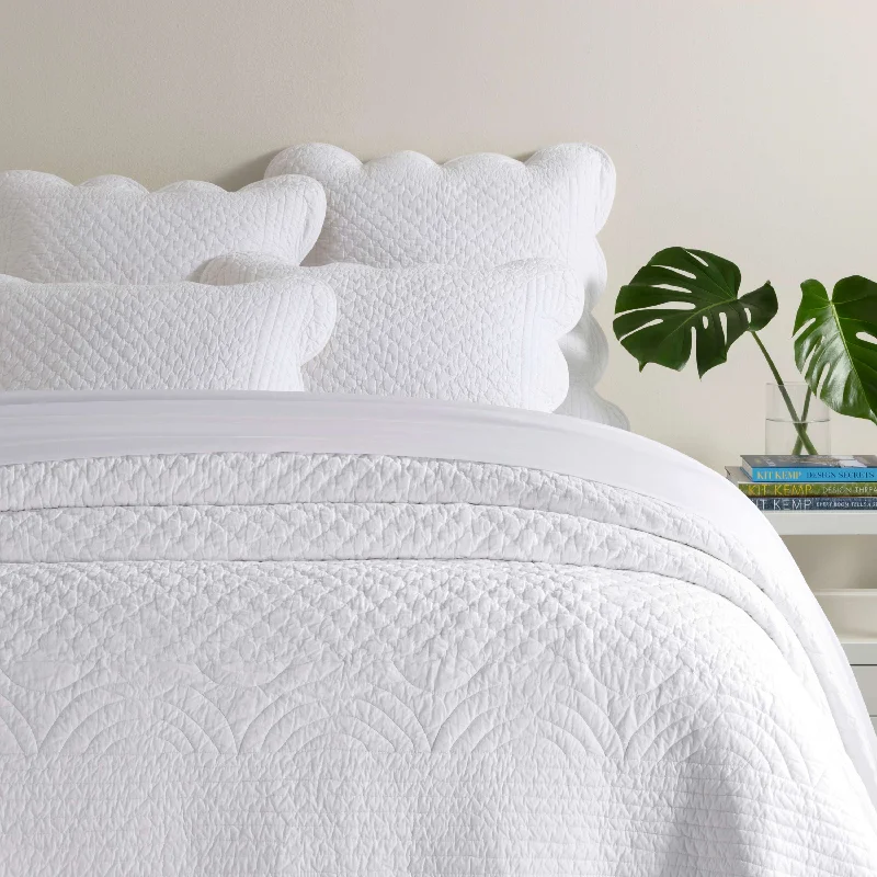 Microfiber duvet covers that are affordable and easy to care forPine Cone Hill Power Shake Scallop White Quilt Microfiber duvet covers that are affordable and easy to care forPine Cone Hill Power Shake Scallop White Quilt