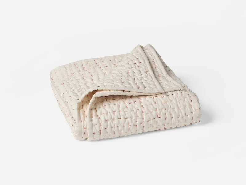 Bamboo - fiber - filled comforters with antibacterial and breathable qualitiesPebbled Handstitched Organic Toddler Quilt Bamboo - fiber - filled comforters with antibacterial and breathable qualitiesPebbled Handstitched Organic Toddler Quilt