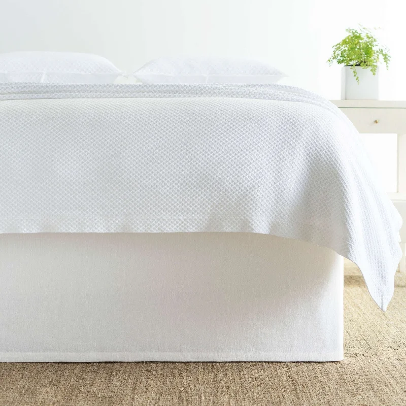Bed skirts with a damask pattern for an elegant lookPine Cone Hill Stone Washed Linen White Tailored Paneled Bed Skirt Bed skirts with a damask pattern for an elegant lookPine Cone Hill Stone Washed Linen White Tailored Paneled Bed Skirt