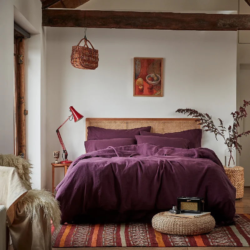 Linen duvet covers with a natural texture and breathabilityBerry 100% Linen Duvet Cover