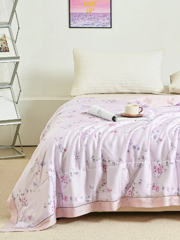 Wool - filled comforters with natural moisture - wicking and temperature - regulating featuresMiriam Floral TENCEL™ Lyocell Lightweight Comforter Wool - filled comforters with natural moisture - wicking and temperature - regulating featuresMiriam Floral TENCEL™ Lyocell Lightweight Comforter