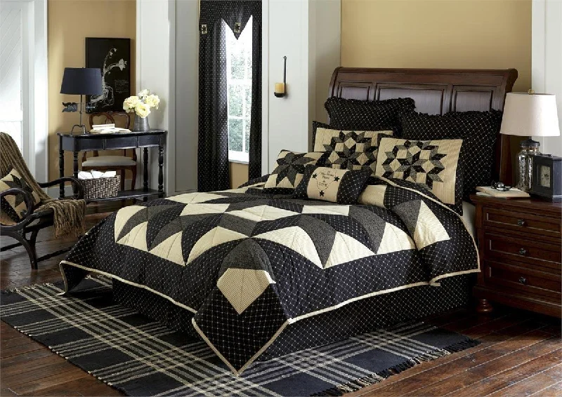 Bed skirts with a damask pattern for an elegant lookCarrington Queen Bed Skirt - Park Designs Bed skirts with a damask pattern for an elegant lookCarrington Queen Bed Skirt - Park Designs