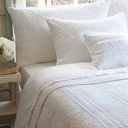 High - end luxury duvet covers for a top - tier sleep experienceAbigail White Quilt