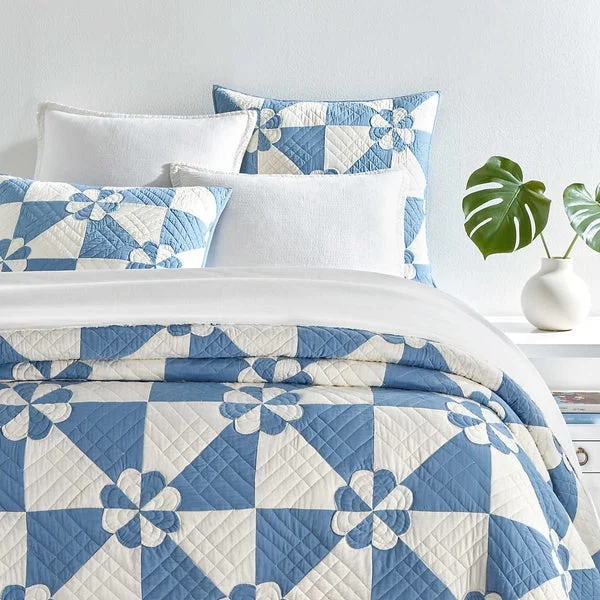 Expensive duvet covers with premium materials and artisanal craftsmanshipPine Cone Hill Sunny Side Blue Quilt Expensive duvet covers with premium materials and artisanal craftsmanshipPine Cone Hill Sunny Side Blue Quilt