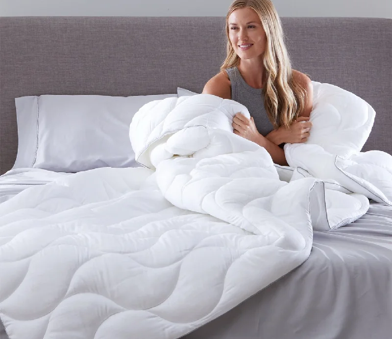 Latex - filled comforters with a bouncy texture and good supportBedgear Performance Comforter Latex - filled comforters with a bouncy texture and good supportBedgear Performance Comforter