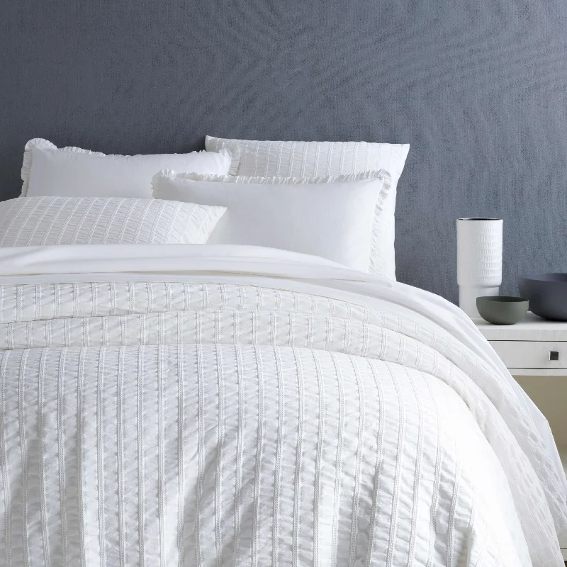 Patchwork duvet covers with a variety of fabric pieces sewn together for a rustic charmPine Cone Hill Tidal White Duvet Cover Patchwork duvet covers with a variety of fabric pieces sewn together for a rustic charmPine Cone Hill Tidal White Duvet Cover