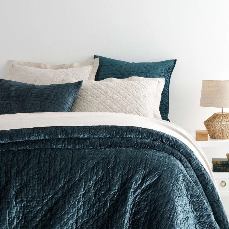 Ombre - colored duvet covers with a gradient effect for a trendy and unique stylePine Cone Hill Matte Velvet Juniper Quilt Ombre - colored duvet covers with a gradient effect for a trendy and unique stylePine Cone Hill Matte Velvet Juniper Quilt