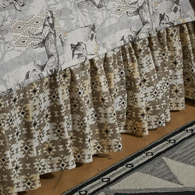 Bed skirts with a geometric cut - out designWild And Beautiful Queen Bedskirt - Park Designs Bed skirts with a geometric cut - out designWild And Beautiful Queen Bedskirt - Park Designs