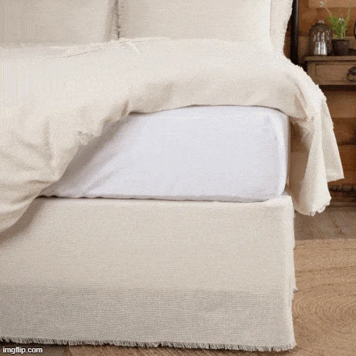 Bed skirts with a paisley print for an exotic feelBurlap Vintage/Antique White/Natural Fringed Bed Skirts VHC Brands Bed skirts with a paisley print for an exotic feelBurlap Vintage/Antique White/Natural Fringed Bed Skirts VHC Brands