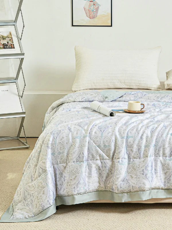 Cotton - filled comforters for a breathable and natural sleep experienceRamona Pattern TENCEL™ Lyocell Lightweight Comforter Cotton - filled comforters for a breathable and natural sleep experienceRamona Pattern TENCEL™ Lyocell Lightweight Comforter