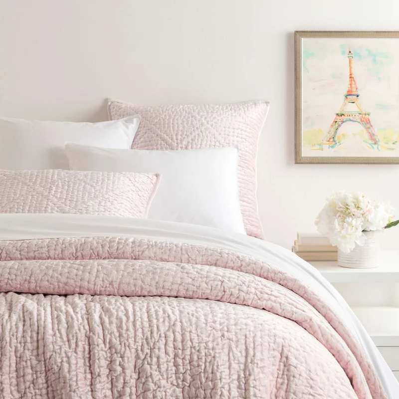 Duvet covers to pair with down comforters for maximum warmthPine Cone Hill Parisienne Velvet Slipper Pink Quilt Duvet covers to pair with down comforters for maximum warmthPine Cone Hill Parisienne Velvet Slipper Pink Quilt