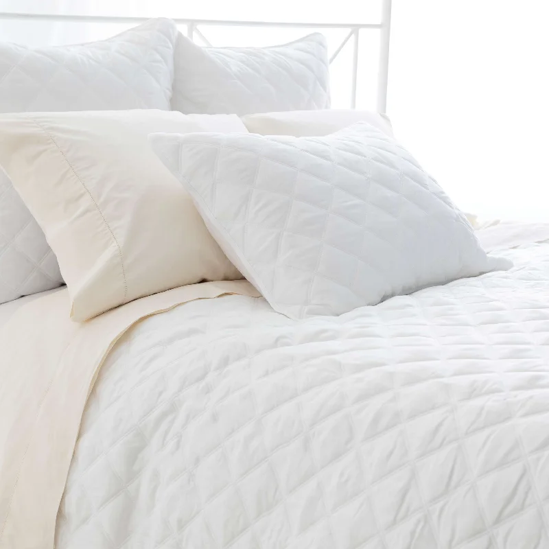 Microfiber duvet covers that are affordable and easy to care forPine Cone Hill Quilted Silken Solid Coverlet Microfiber duvet covers that are affordable and easy to care forPine Cone Hill Quilted Silken Solid Coverlet
