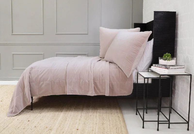 Cotton blankets for breathability and a lightweight feelMohair blankets with a unique sheen and softnessAmsterdam Blush Coverlets by Pom Pom at Home Cotton blankets for breathability and a lightweight feelMohair blankets with a unique sheen and softnessAmsterdam Blush Coverlets by Pom Pom at Home