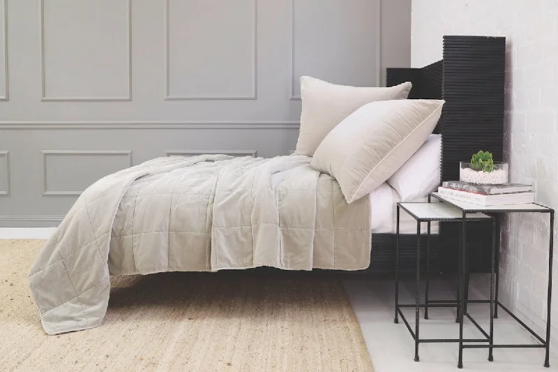 Acrylic blankets for a soft and affordable alternativeLinen blankets with a rustic and textured lookAmsterdam Taupe Coverlets by Pom Pom at Home Acrylic blankets for a soft and affordable alternativeLinen blankets with a rustic and textured lookAmsterdam Taupe Coverlets by Pom Pom at Home