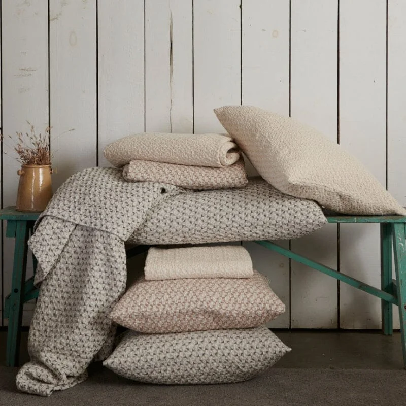 Silk blankets with a smooth and elegant touchMohair blankets with a unique sheen and softnessCypress Blankets by TL at Home Silk blankets with a smooth and elegant touchMohair blankets with a unique sheen and softnessCypress Blankets by TL at Home