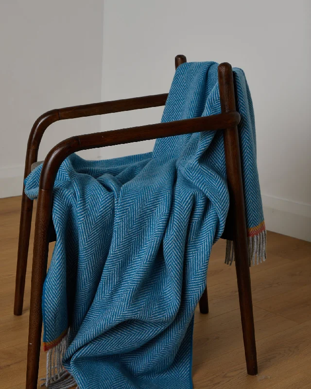 Chenille blankets with a thick and fuzzy textureLinen blankets with a rustic and textured lookFoxford Slaney Cashmere and Lambswool Throw Chenille blankets with a thick and fuzzy textureLinen blankets with a rustic and textured lookFoxford Slaney Cashmere and Lambswool Throw
