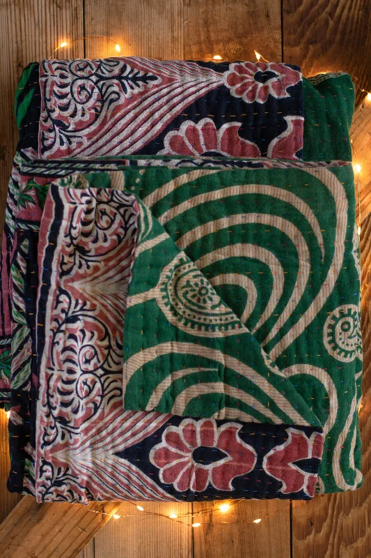 Recycled polyester blankets for an eco - conscious optionRecycled polyester blankets for an eco - conscious optionHibernate Kantha Christmas Throw Recycled polyester blankets for an eco - conscious optionRecycled polyester blankets for an eco - conscious optionHibernate Kantha Christmas Throw