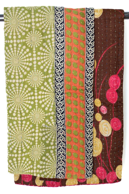 Bamboo fiber blankets with natural antibacterial propertiesChenille blankets with a thick and fuzzy textureIndulge Kantha Throw Bamboo fiber blankets with natural antibacterial propertiesChenille blankets with a thick and fuzzy textureIndulge Kantha Throw