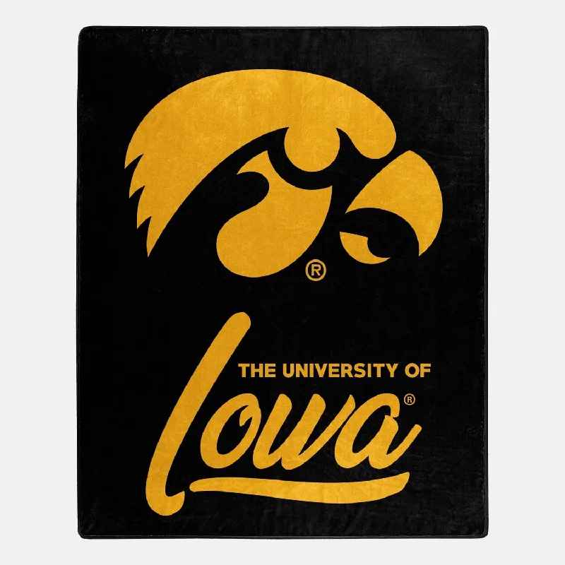 Wool blankets with natural warmth and insulationChenille blankets with a thick and fuzzy textureIowa Signature College Throw Blanket Wool blankets with natural warmth and insulationChenille blankets with a thick and fuzzy textureIowa Signature College Throw Blanket