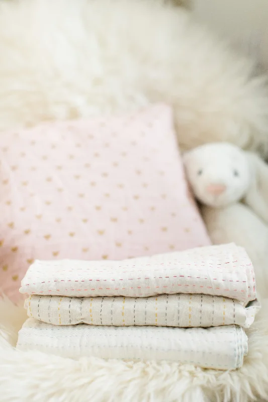 Synthetic fiber blend blankets for a budget - friendly choiceKing - size blankets to cover large beds comfortablyKantha Baby Swaddle Blanket