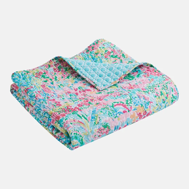 Cashmere blankets for ultimate softness and luxuryChenille blankets with a thick and fuzzy textureKarola Quilted Throw Cashmere blankets for ultimate softness and luxuryChenille blankets with a thick and fuzzy textureKarola Quilted Throw