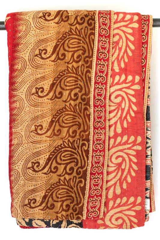 Queen - size blankets for standard - sized bedsSilk blankets with a smooth and elegant touchLight Kantha Throw