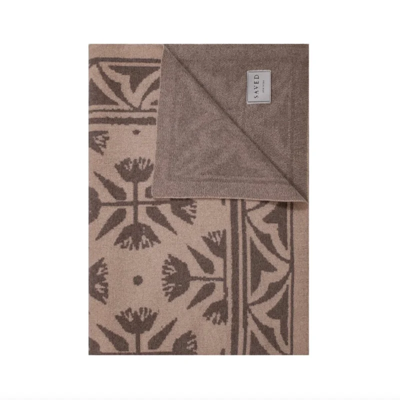 Alpaca wool blankets for a hypoallergenic and warm optionFleece blankets for a cozy and plush textureMonaco Tan Cashmere Blankets by Saved New York Alpaca wool blankets for a hypoallergenic and warm optionFleece blankets for a cozy and plush textureMonaco Tan Cashmere Blankets by Saved New York