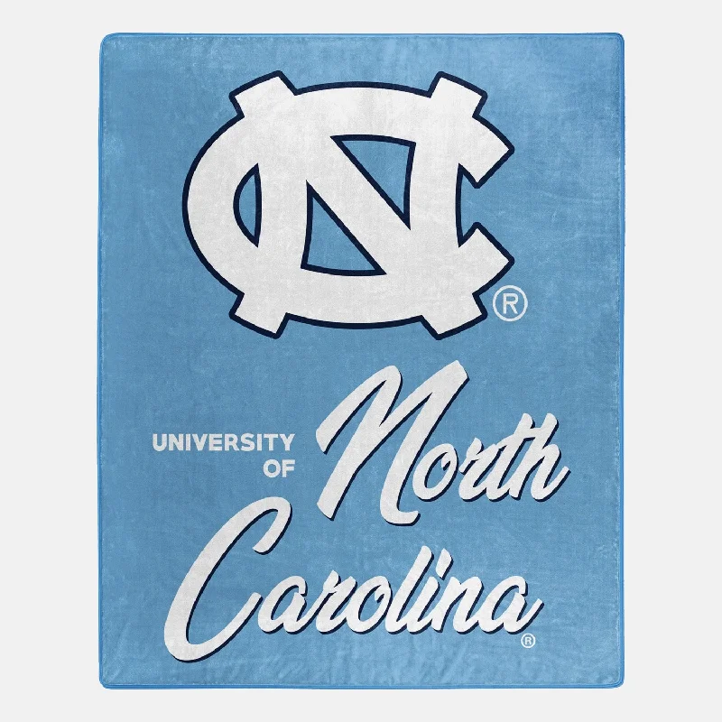 Wool blankets with natural warmth and insulationLinen blankets with a rustic and textured lookNorth Carolina Signature College Throw Blanket