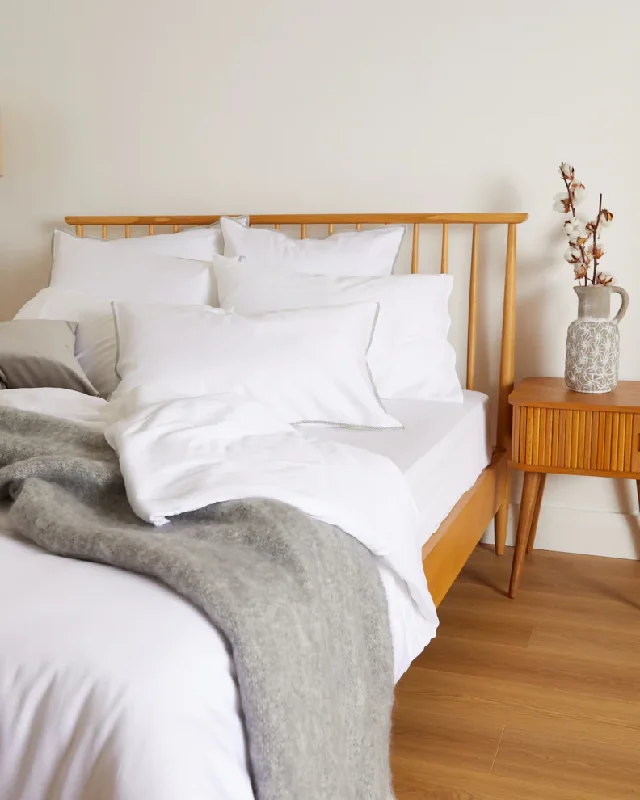 Silk blankets with a smooth and elegant touchMohair blankets with a unique sheen and softnessFoxford Trim Square Pillowcase