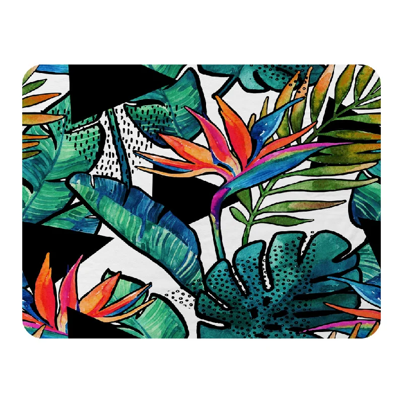 Rayon from bamboo blankets for a silky and breathable feelLinen blankets with a rustic and textured looktropical leaves and flowers with contour (Blanket)