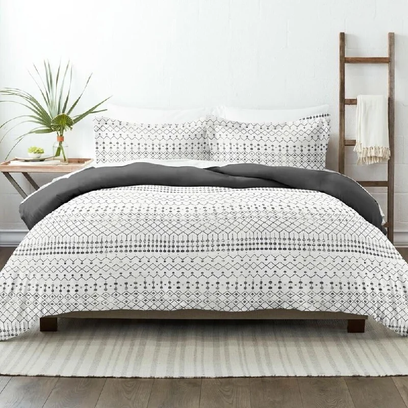 Microfiber blankets that are durable and easy to care forQueen - size blankets for standard - sized beds3pc King/Cal King Etched Duvet Cover Wrinkle Free Grey