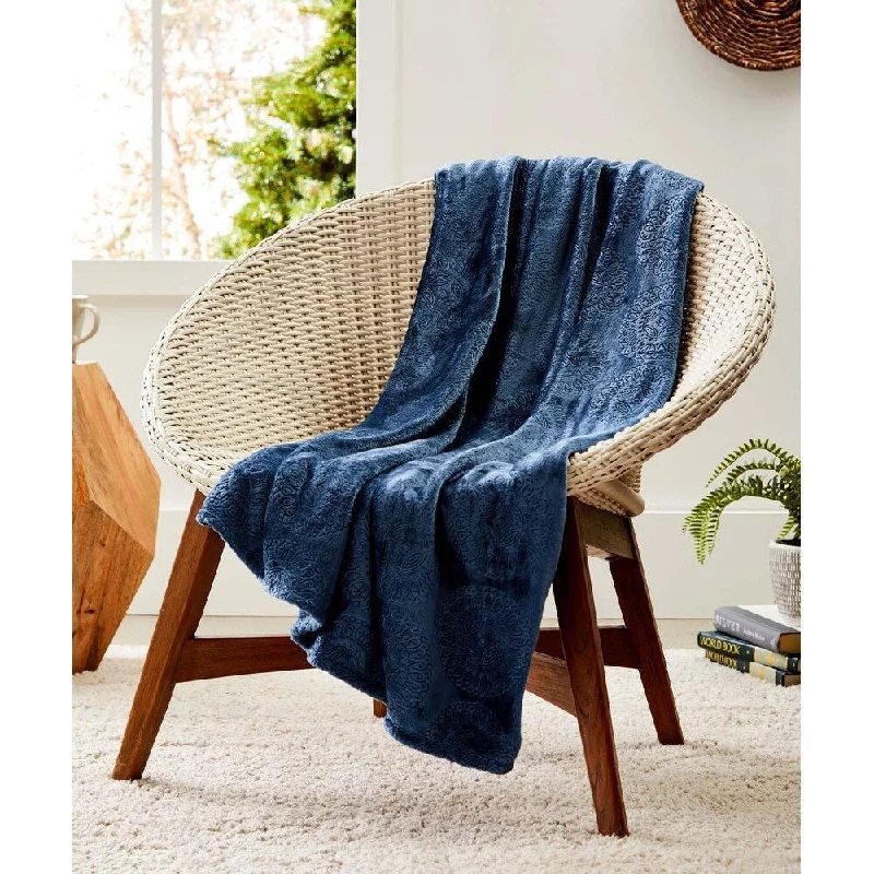Silk blankets with a smooth and elegant touchAlpaca wool blankets for a hypoallergenic and warm optionCaesar Collection Throws Oxford Blue