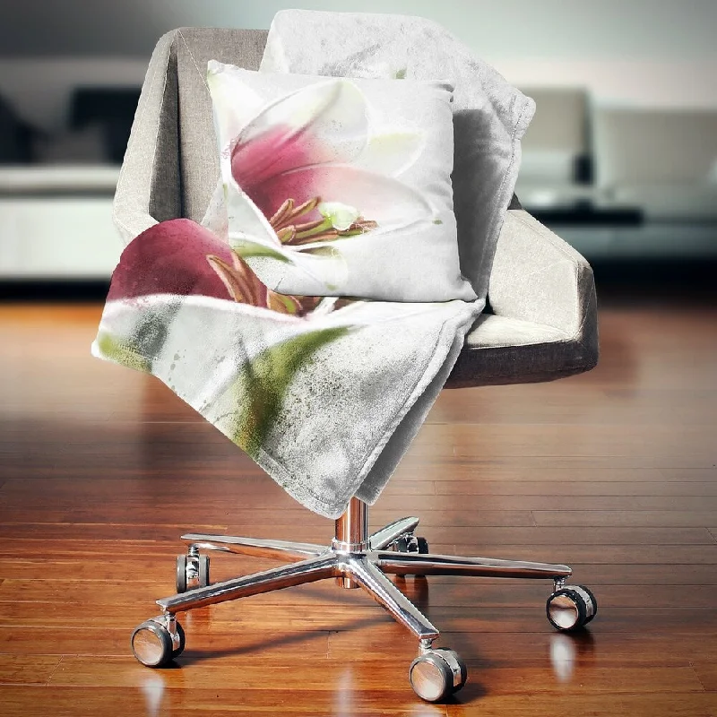 Acrylic blankets for a soft and affordable alternativeQueen - size blankets for standard - sized bedsDesignart 'Beautiful Lily Flower Watercolor' Flowers Throw Blanketwork