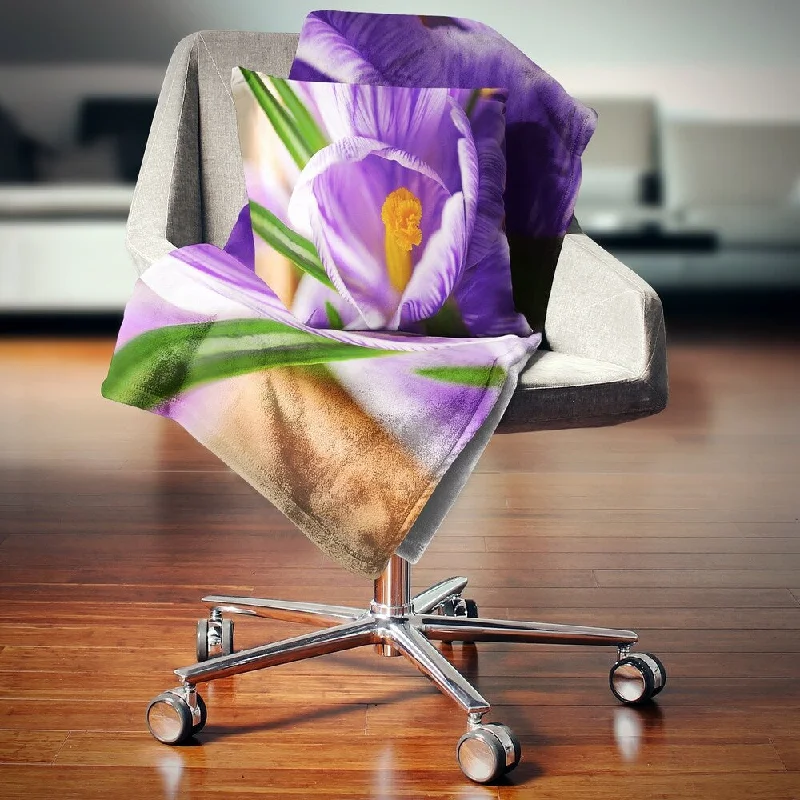 Linen blankets with a rustic and textured lookBamboo fiber blankets with natural antibacterial propertiesDesignart 'Blooming Crocus Flower' Floral Throw Blanket