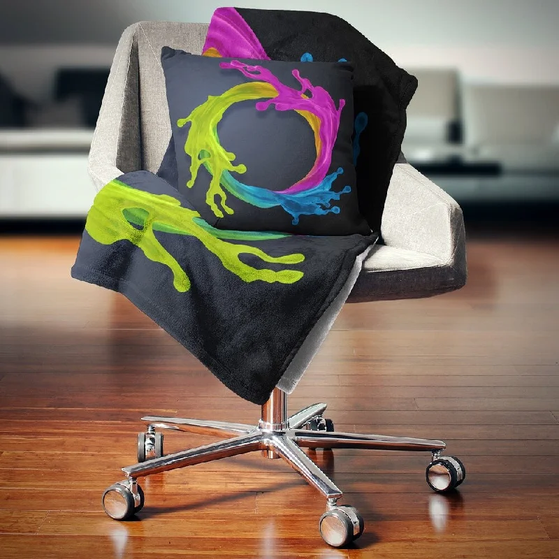 King - size blankets to cover large beds comfortablyRecycled polyester blankets for an eco - conscious optionDesignart 'Colorful Splash Round' Abstract Throw Blanket King - size blankets to cover large beds comfortablyRecycled polyester blankets for an eco - conscious optionDesignart 'Colorful Splash Round' Abstract Throw Blanket