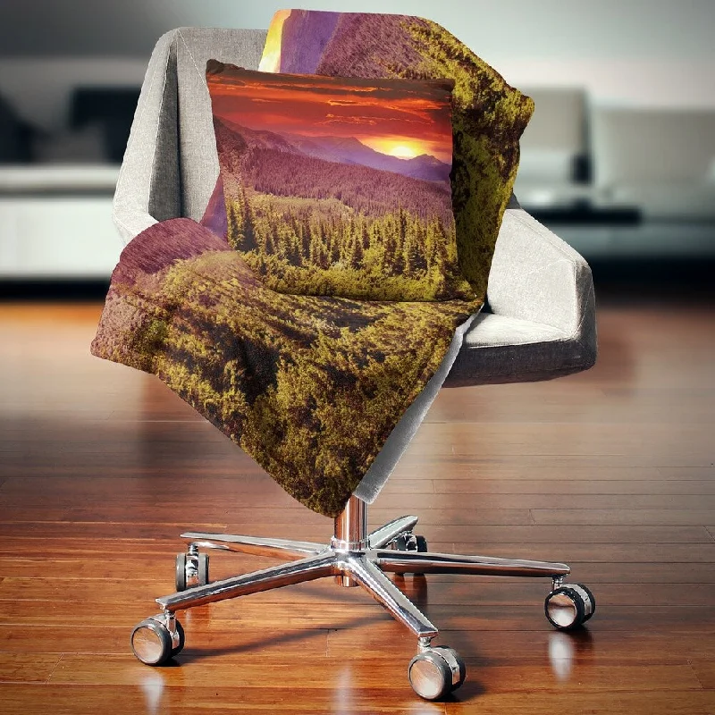King - size blankets to cover large beds comfortablyLinen blankets with a rustic and textured lookDesignart 'Colorful Sunrise Over Mountains' Landscape Photography Throw Blanket King - size blankets to cover large beds comfortablyLinen blankets with a rustic and textured lookDesignart 'Colorful Sunrise Over Mountains' Landscape Photography Throw Blanket
