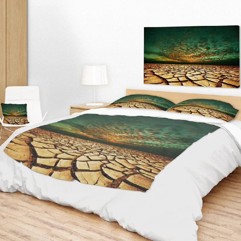Queen - size blankets for standard - sized bedsLinen blankets with a rustic and textured lookDesignart 'Drought Land under Blue Sky' Landscape Fleece Throw Blanket Queen - size blankets for standard - sized bedsLinen blankets with a rustic and textured lookDesignart 'Drought Land under Blue Sky' Landscape Fleece Throw Blanket