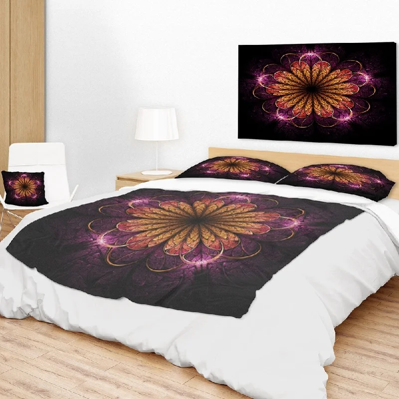 Microfiber blankets that are durable and easy to care forFleece blankets for a cozy and plush textureDesignart 'Glittering Gold Purple Fractal Flower' Floral Throw Blanket
