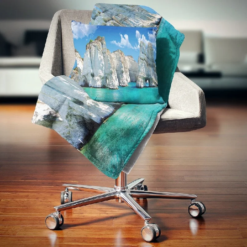 Silk blankets with a smooth and elegant touchFleece blankets for a cozy and plush textureDesignart 'Greek Holidays' Cityscape Photo Throw Blanket